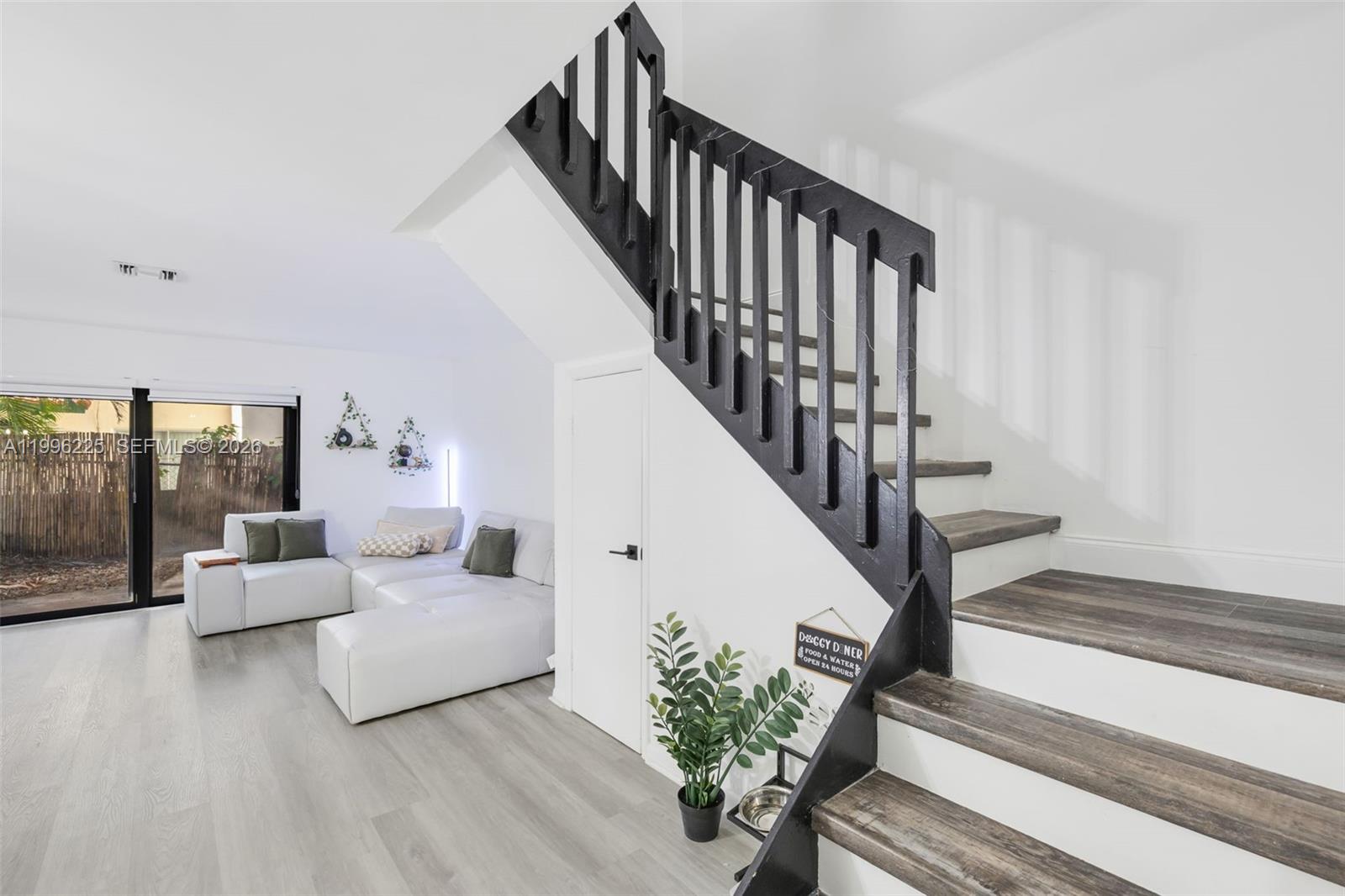 LOVINS TOWNHOUSES CONDO - Residential