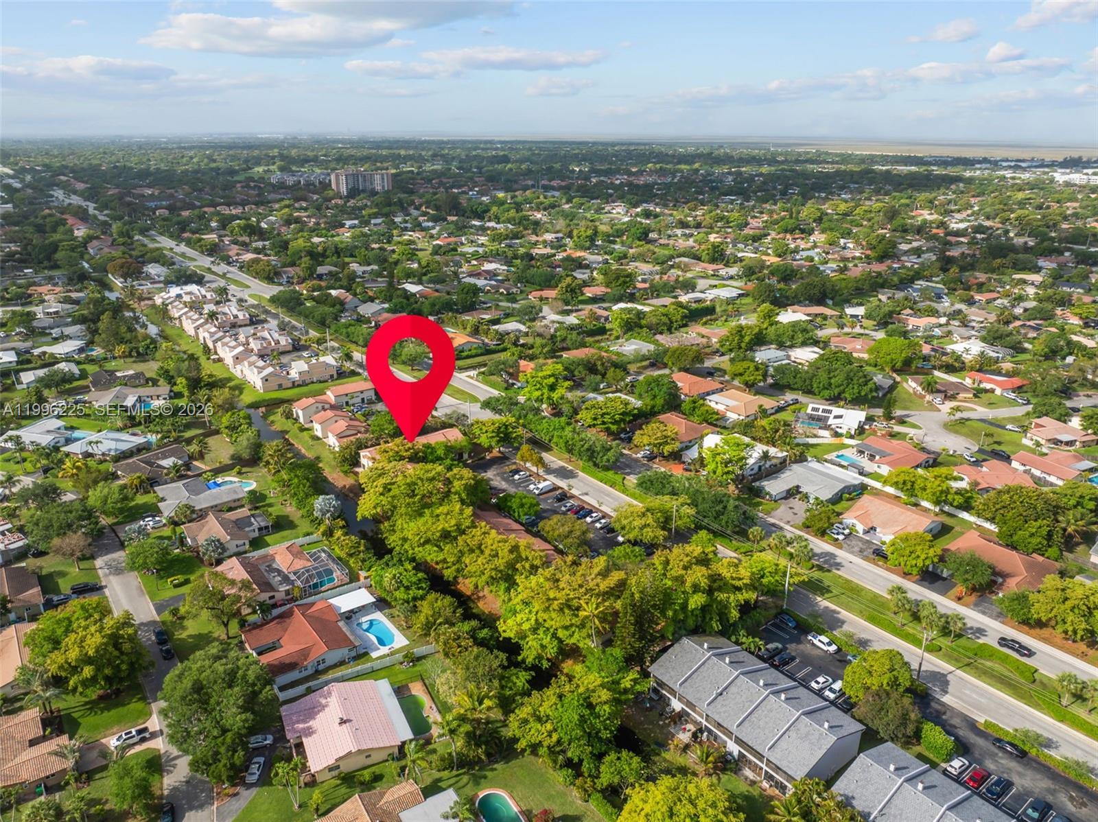 LOVINS TOWNHOUSES CONDO - Residential