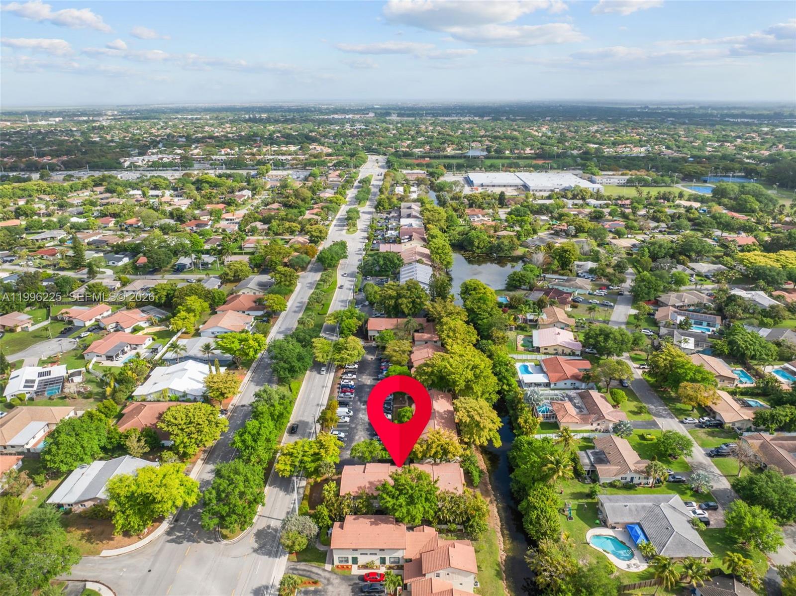 LOVINS TOWNHOUSES CONDO - Residential