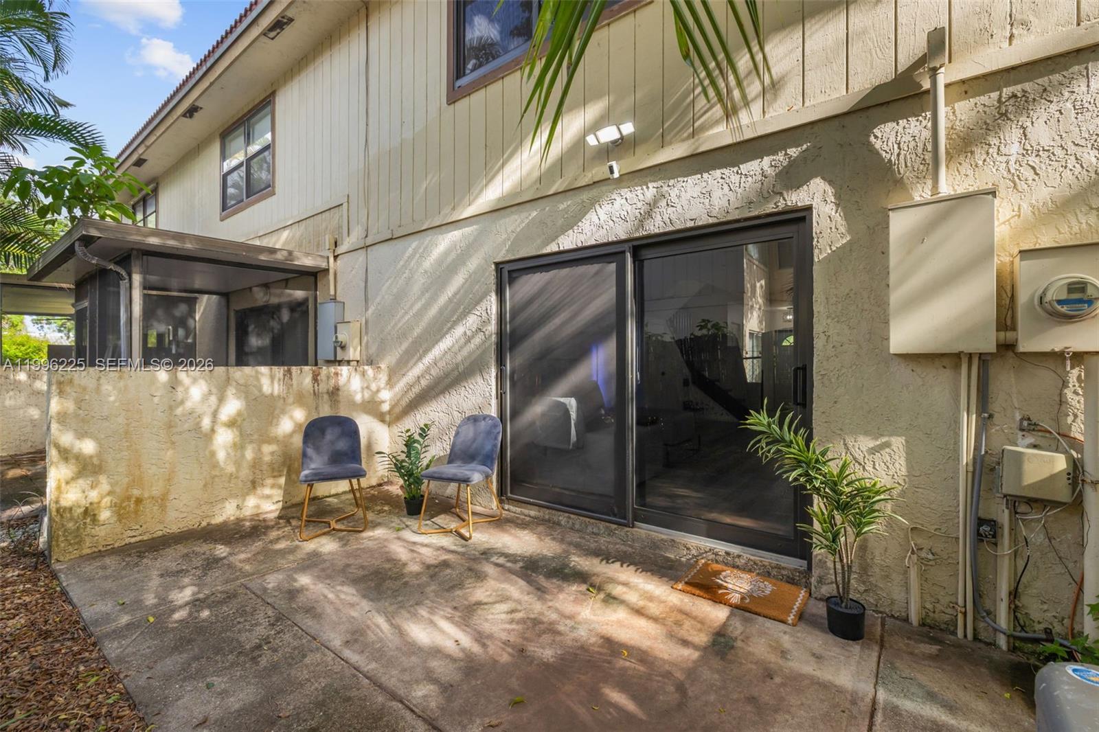 LOVINS TOWNHOUSES CONDO - Residential