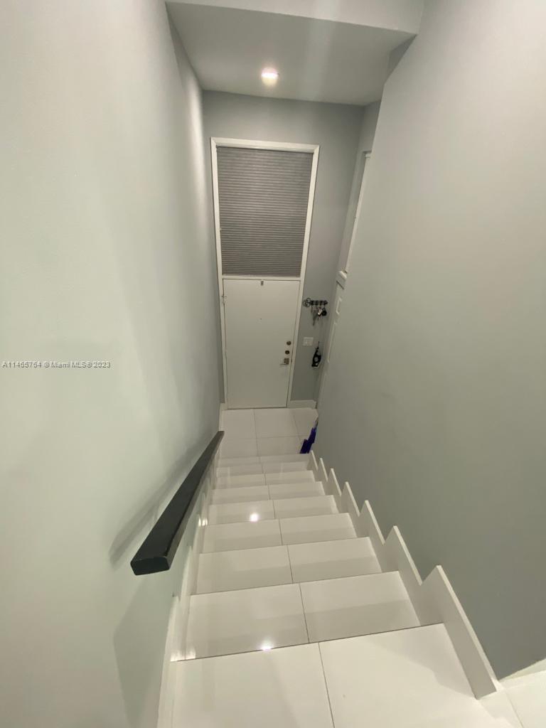 INDIAN SUMMER VILG CONDO - Residential