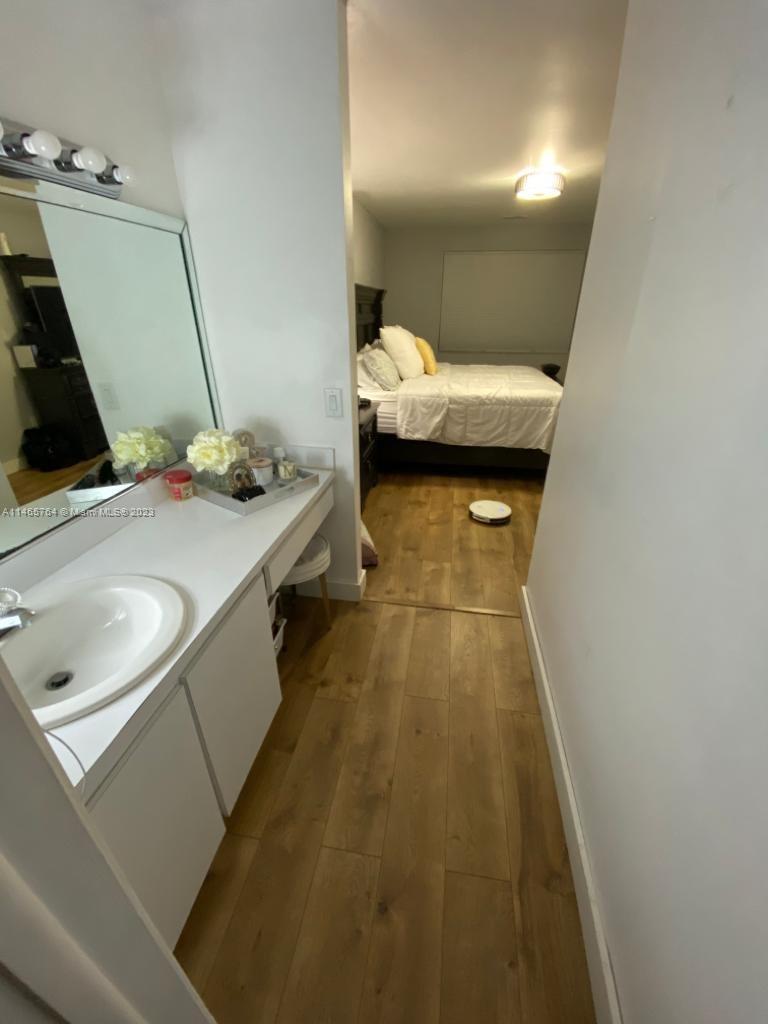 INDIAN SUMMER VILG CONDO - Residential