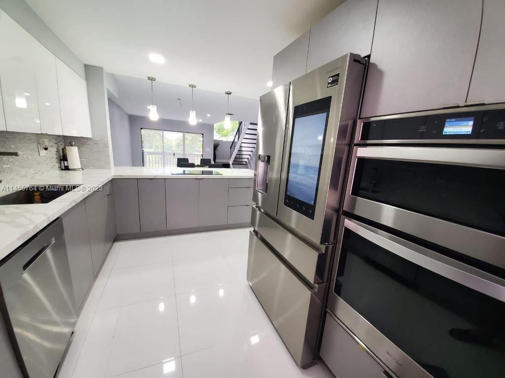 INDIAN SUMMER VILG CONDO - Residential