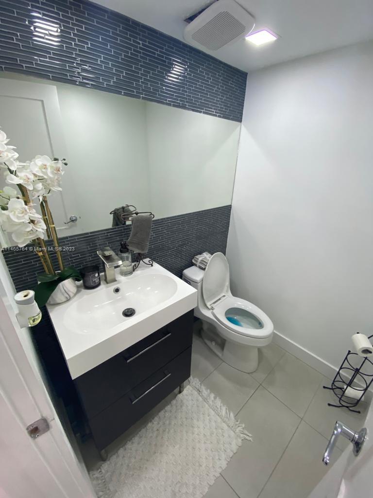INDIAN SUMMER VILG CONDO - Residential