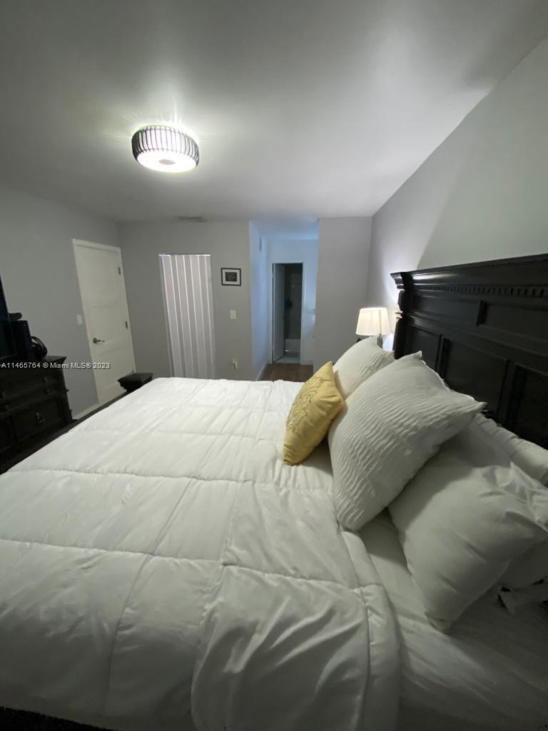 INDIAN SUMMER VILG CONDO - Residential