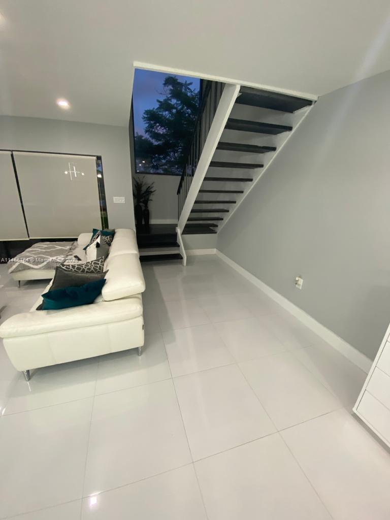 INDIAN SUMMER VILG CONDO - Residential