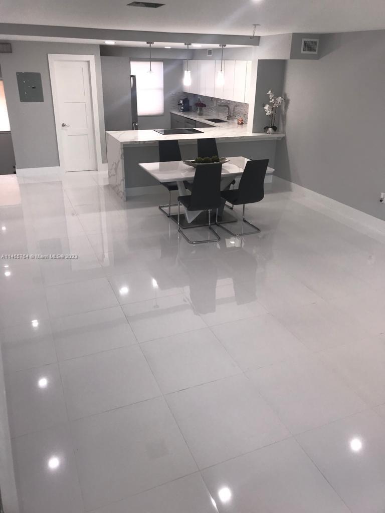 INDIAN SUMMER VILG CONDO - Residential