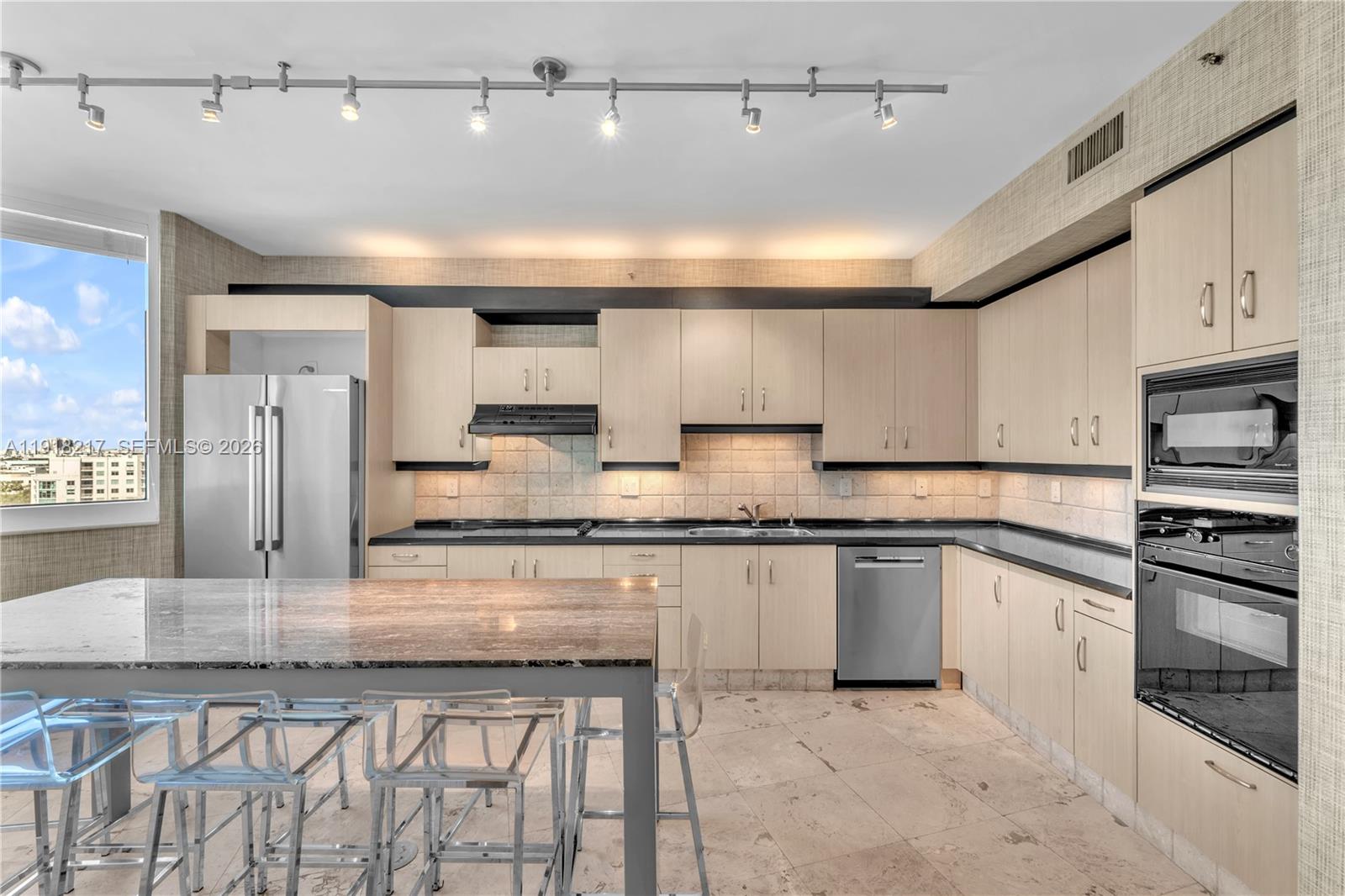 PORTOFINO TOWER CONDO - Residential