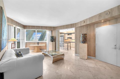 300 S Pointe Dr 906 Miami Beach FL 33139