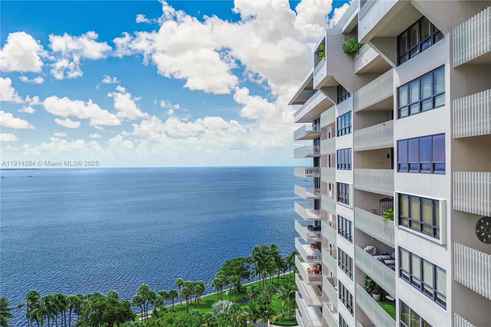 2 Grove Isle Dr B1507