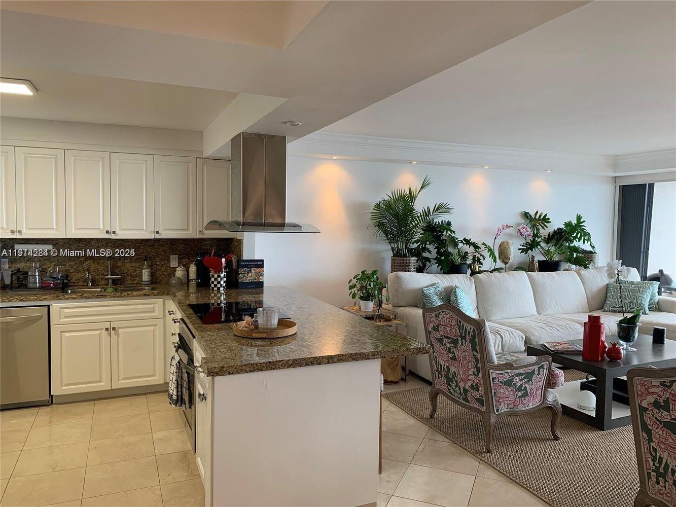 2 Grove Isle Dr B1507