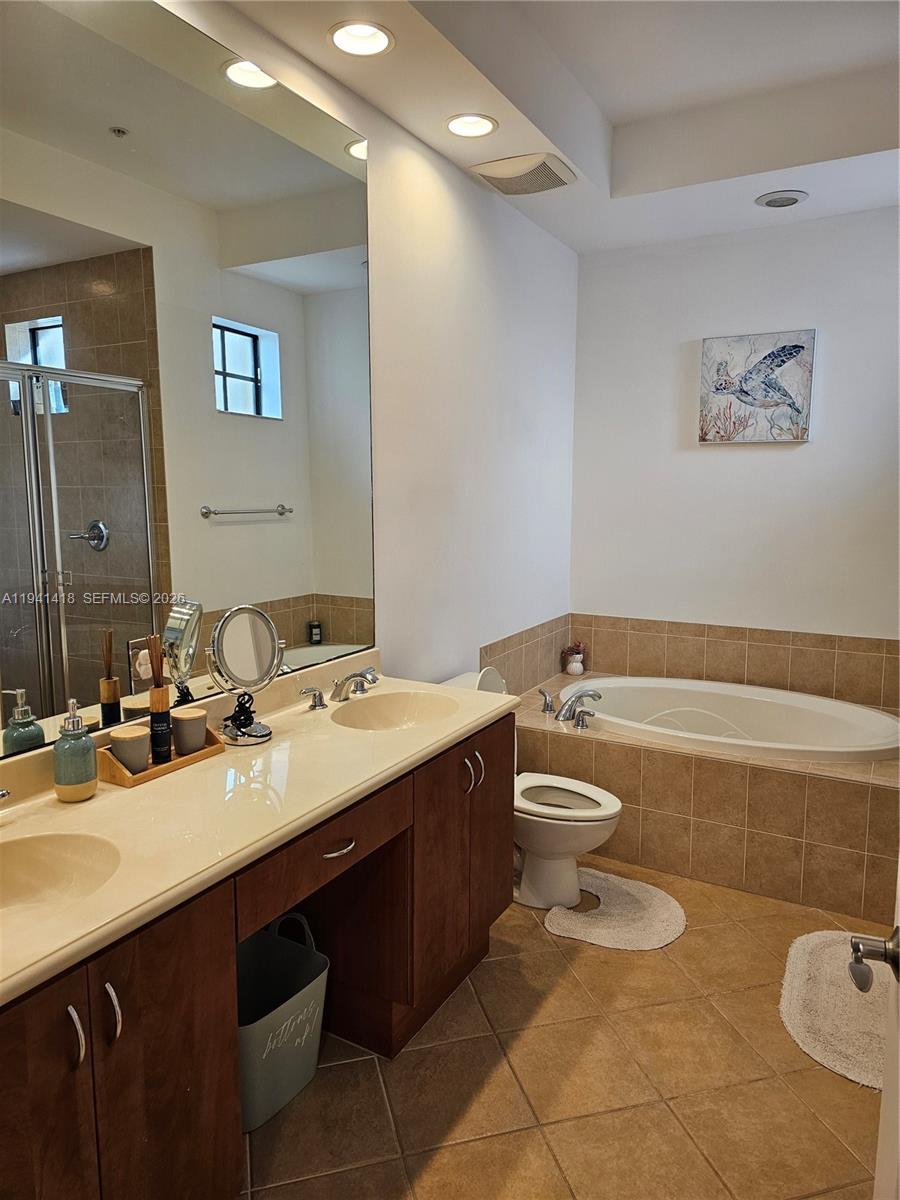 VILLA CARRARA CONDO - Residential Lease