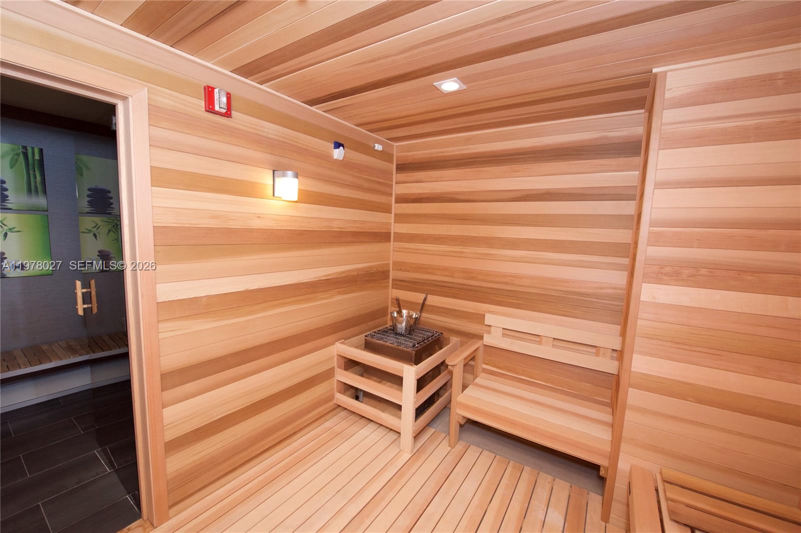 PARQUE TOWERS CONDO - Residential