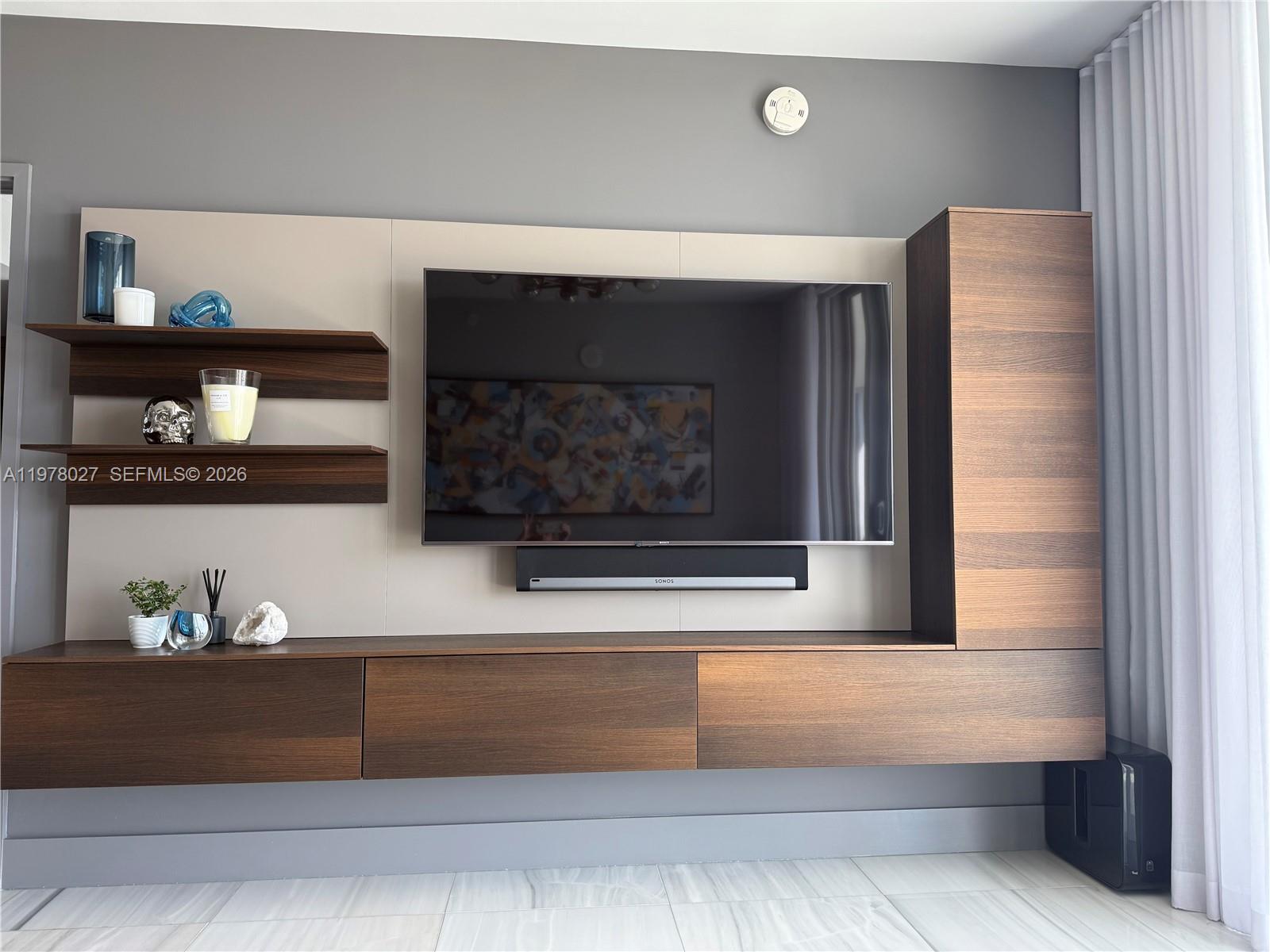 PARQUE TOWERS CONDO - Residential
