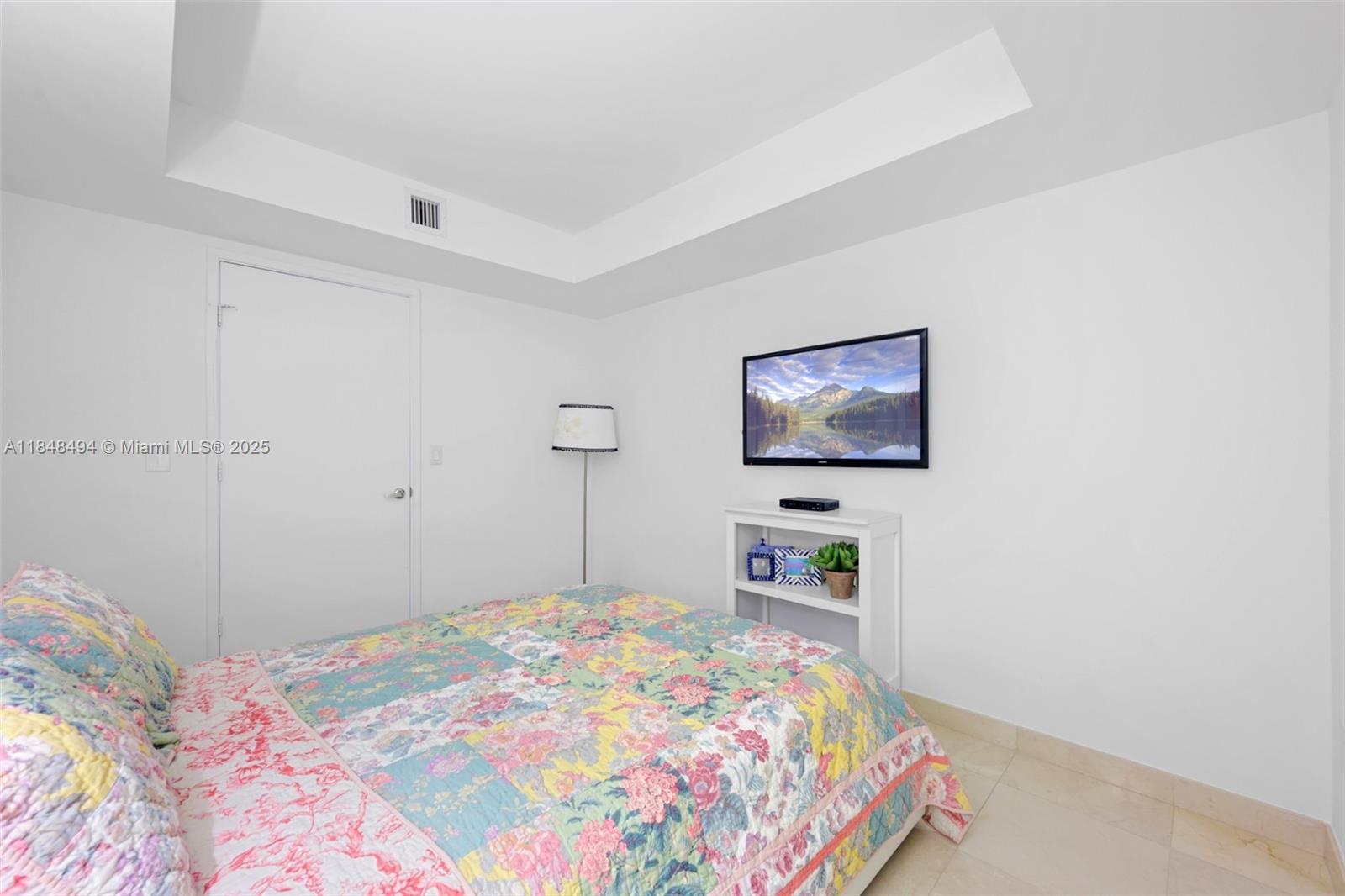 ST TROPEZ ON THE BAY 1 CO - Residential Lease