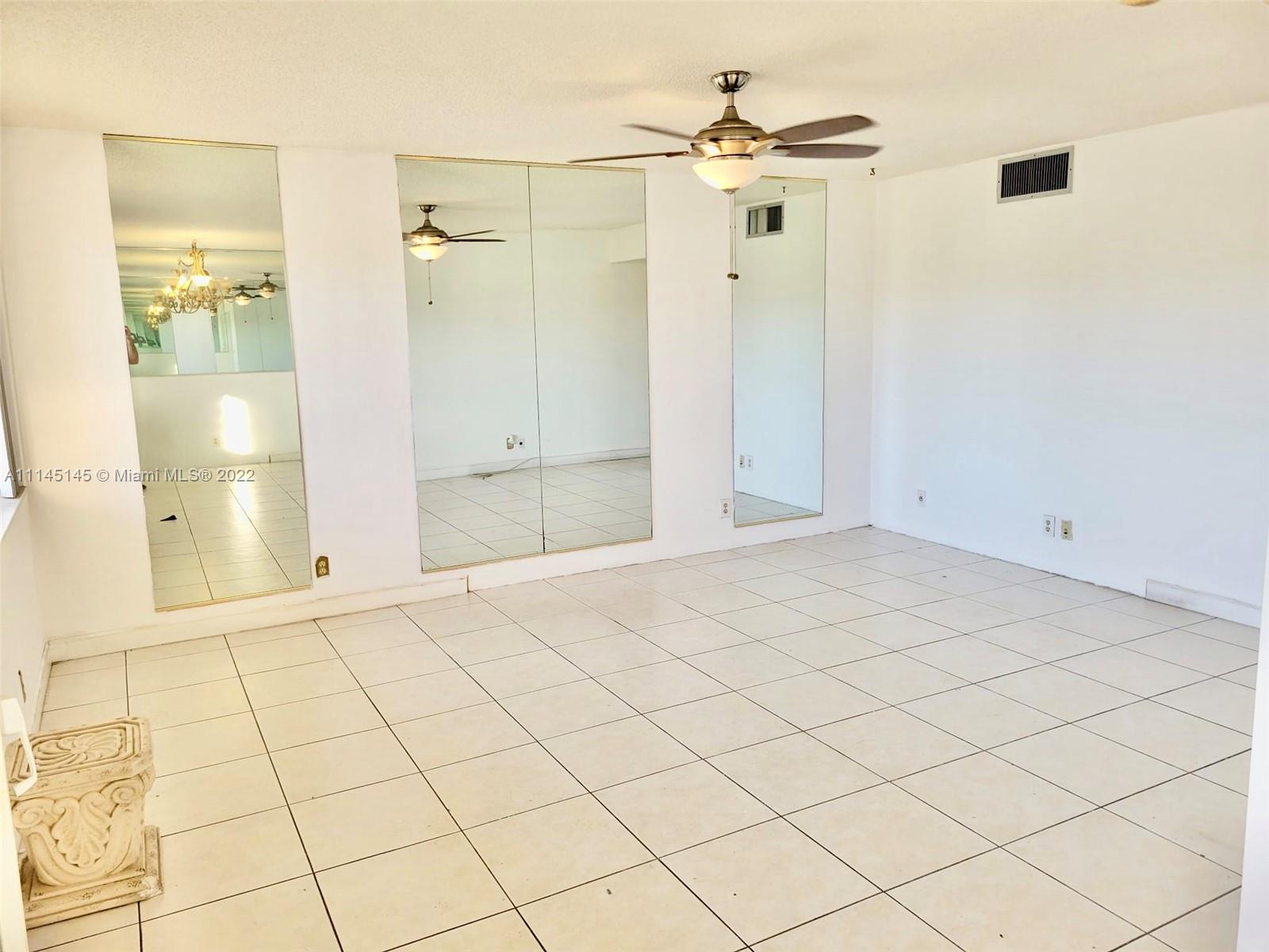 FOR RENT IN PALM SPRINGS**55+ COMMUNITY - ONE OCCUPANT MUST BE AT LEAST 55 YEARS OLD TO LIVE HERE, BUT NOT ALL OCCUPANTS NEED TO BE 55 as per association rules ** This is a beautiful well maintained 2 bedroom /1.5 place in a well-cared community. Located on the 3rd floor, it has title throughout the entire apartment with lots of closet space. walk in closet on the master bedroom. Great spacious balcony with a beautiful garden and pool view. RENT PRICE INCLUDES CABLE,
Building offers, elevator, laundry room, swimming pool and putting green.