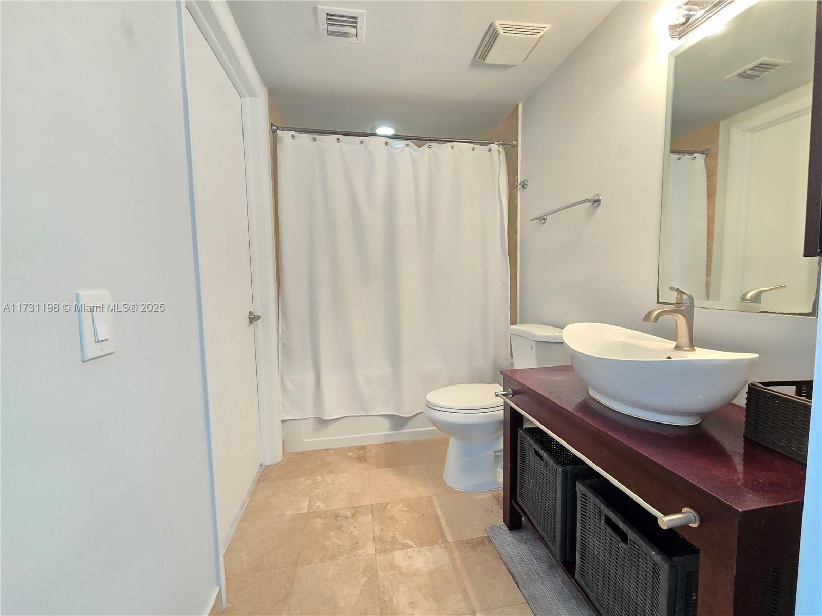 WIND CONDO - Residential Lease