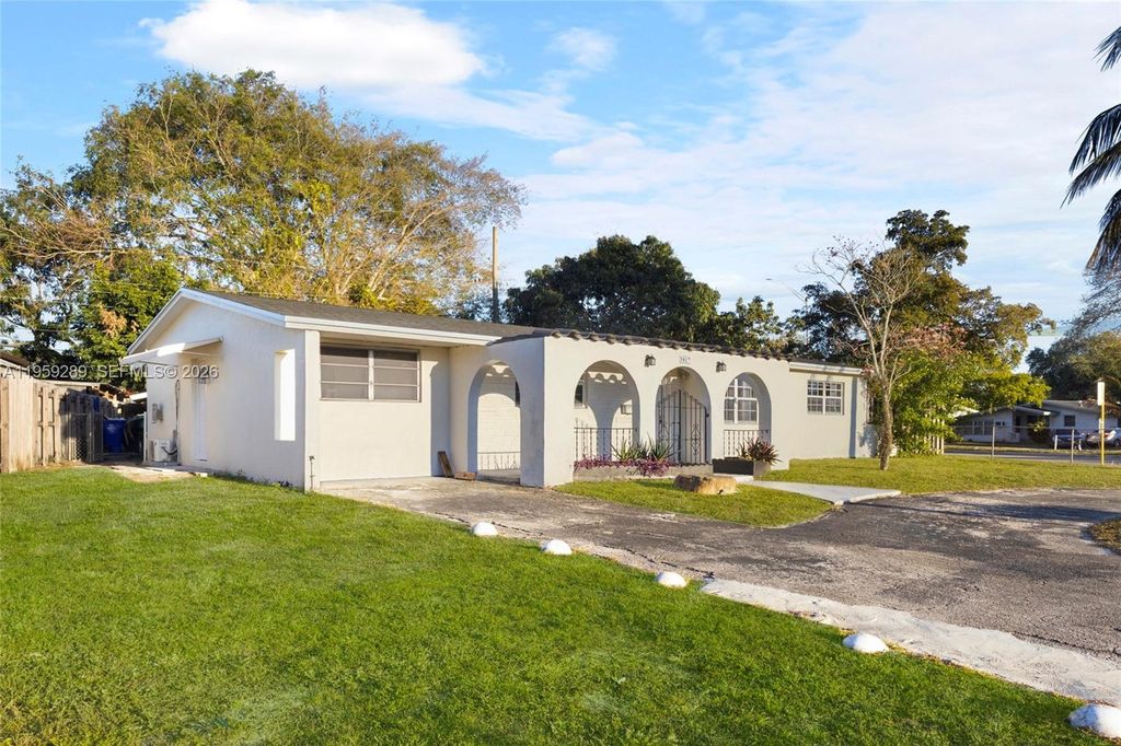 Photo of 3017 Bahama Dr, Miramar, FL 33023 (MLS # A11959289)