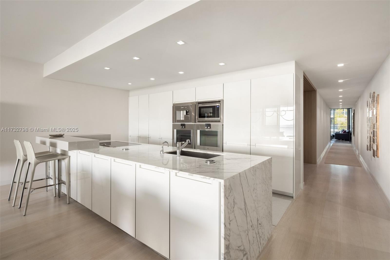 321 Ocean Dr 301