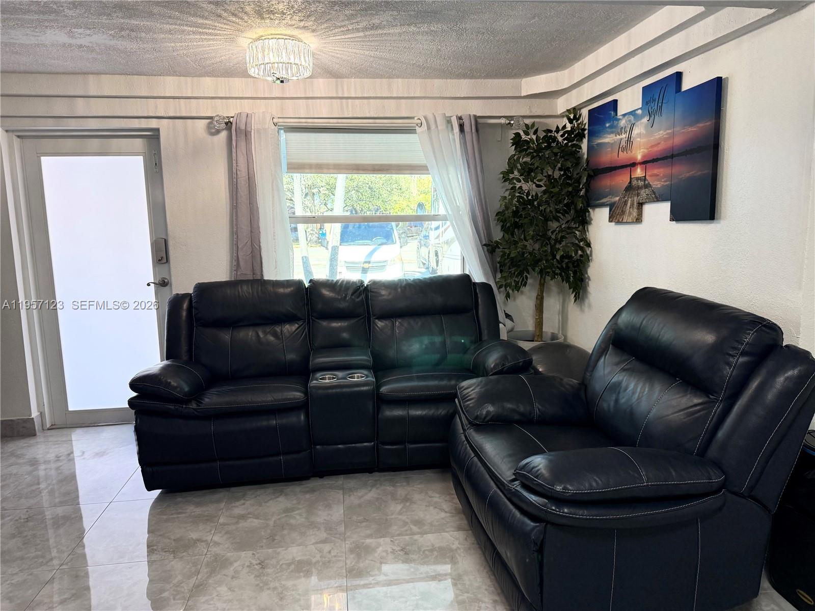 HOLLYWOOD BEACH HEIGHTS S - Residential