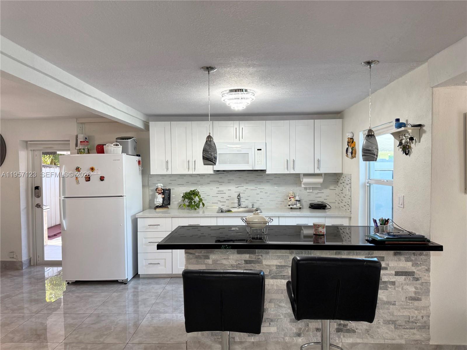 HOLLYWOOD BEACH HEIGHTS S - Residential