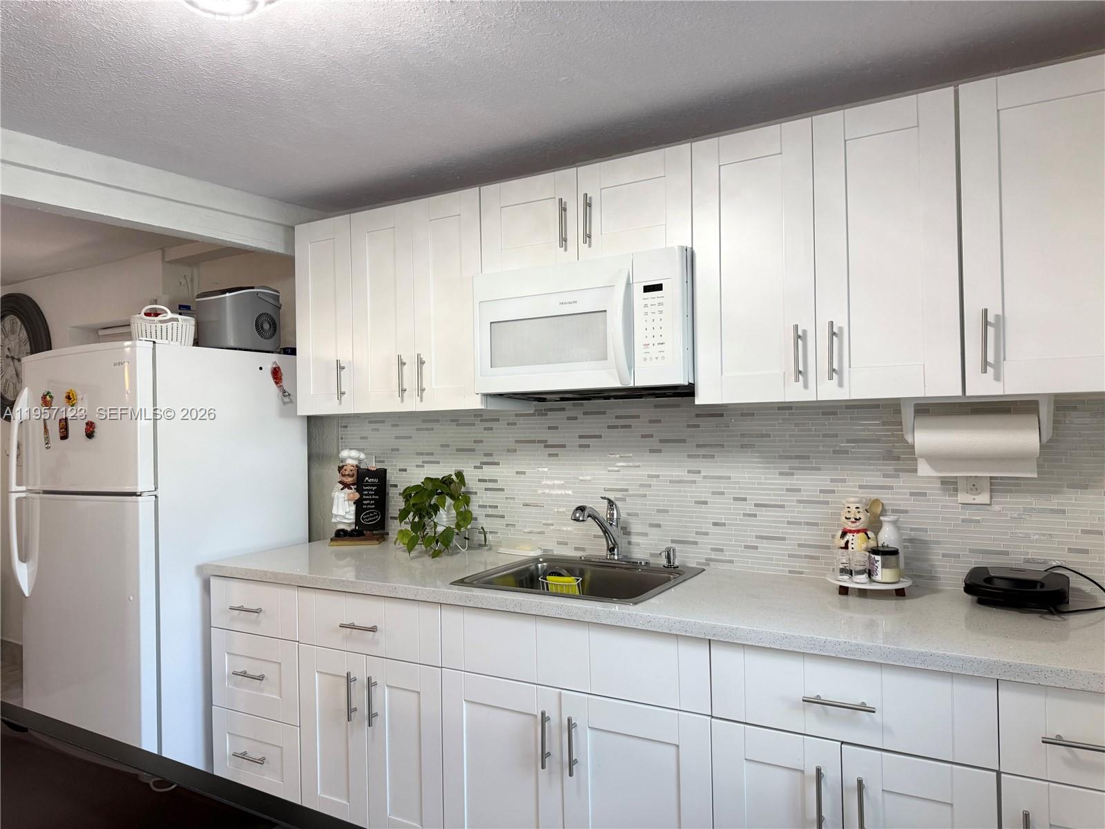 HOLLYWOOD BEACH HEIGHTS S - Residential