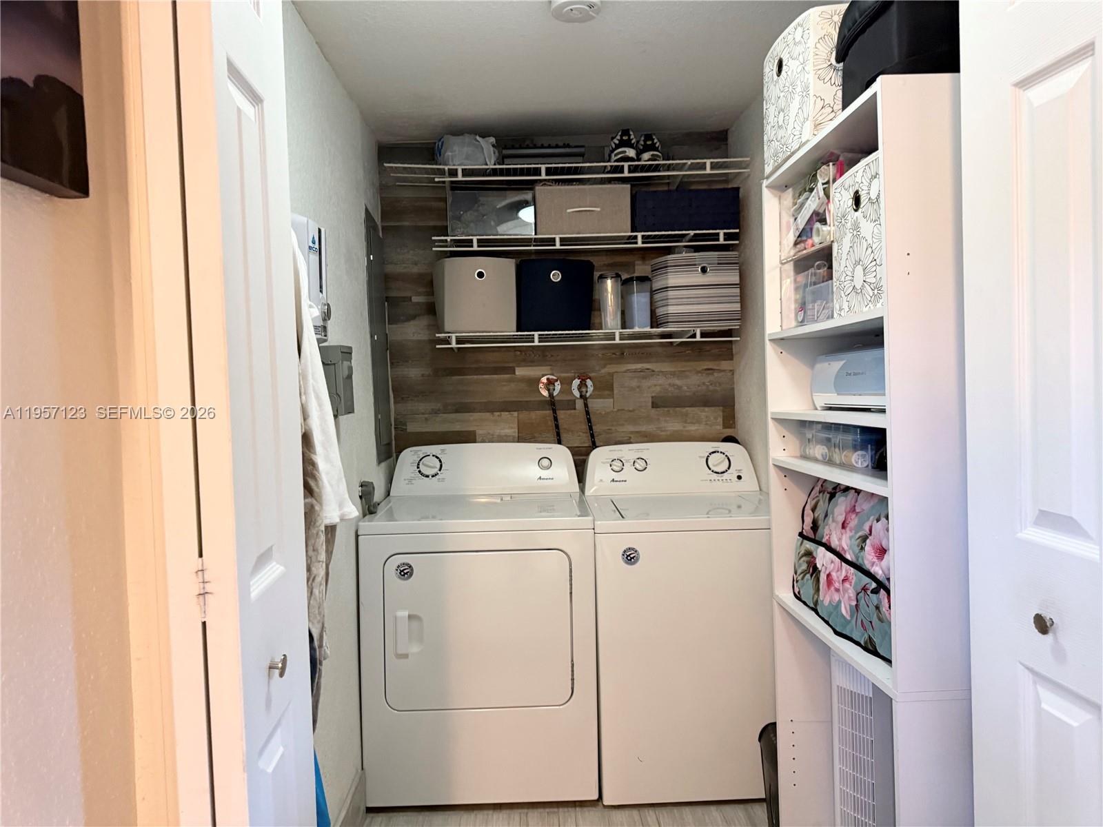 HOLLYWOOD BEACH HEIGHTS S - Residential