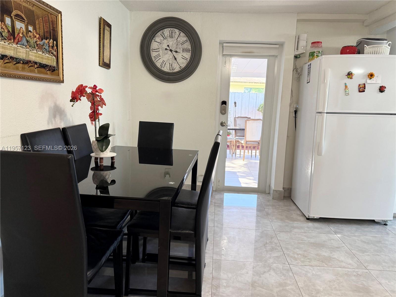 HOLLYWOOD BEACH HEIGHTS S - Residential