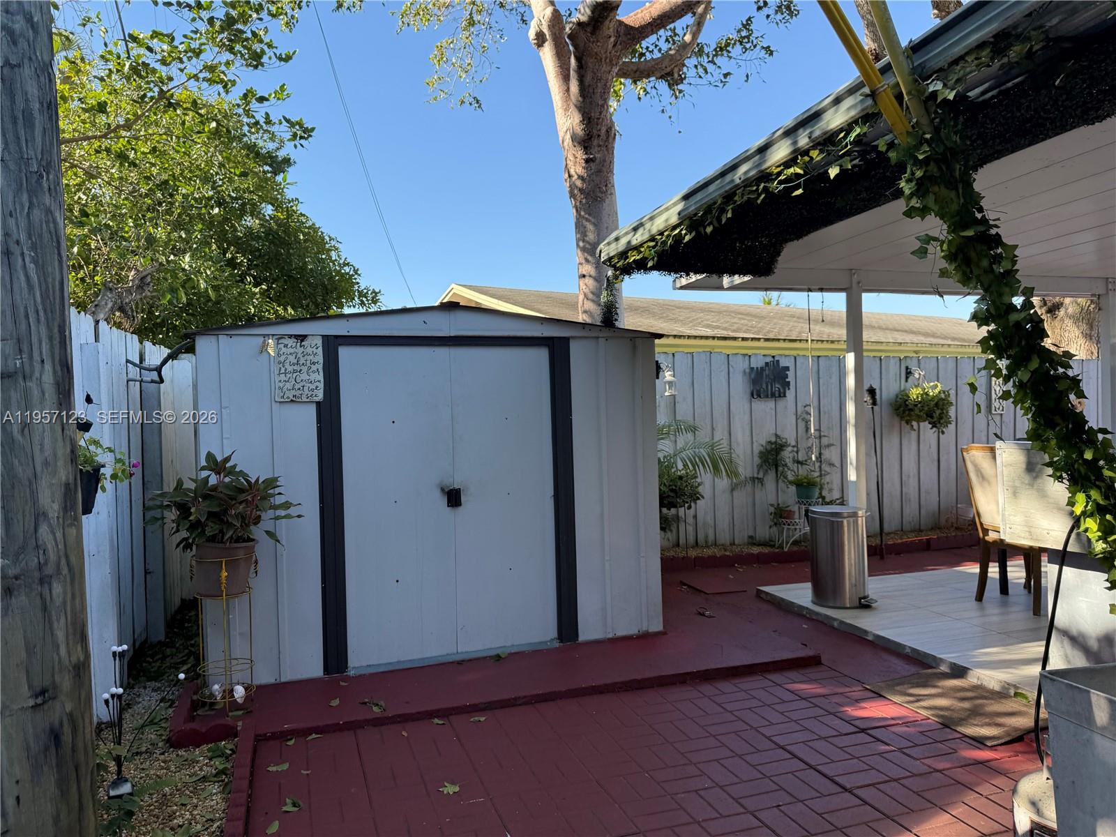 HOLLYWOOD BEACH HEIGHTS S - Residential