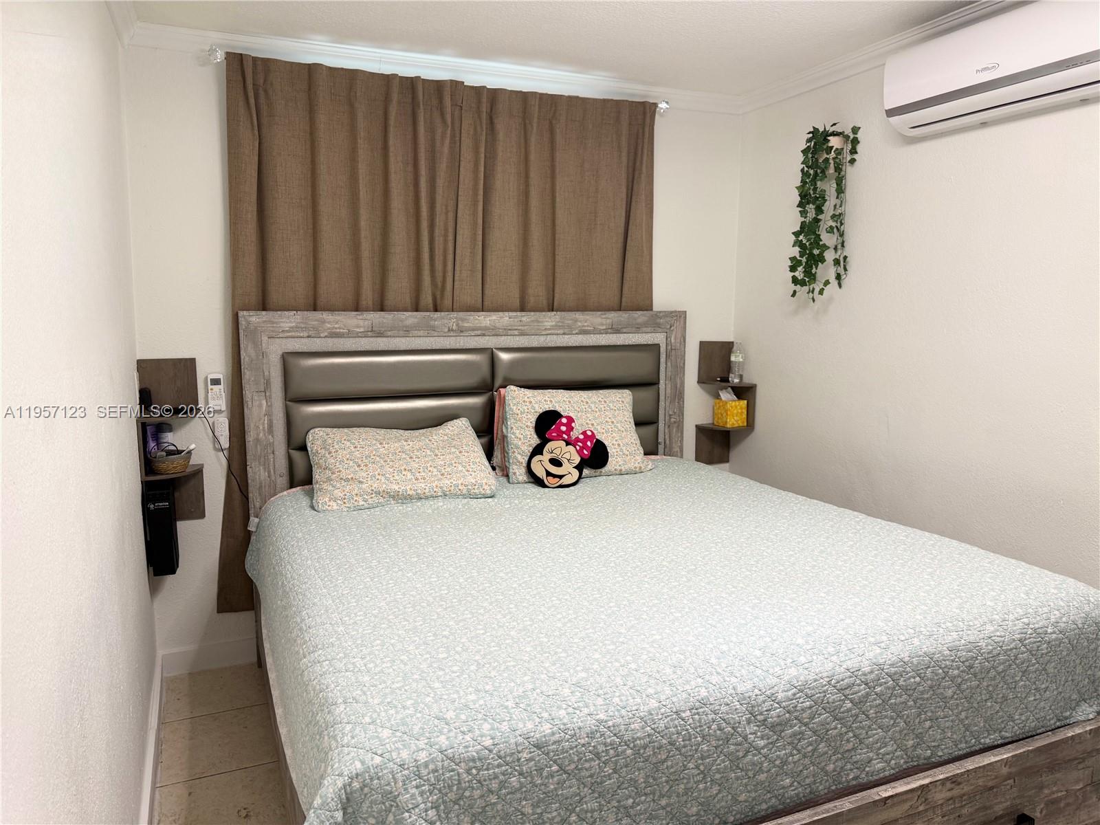 HOLLYWOOD BEACH HEIGHTS S - Residential