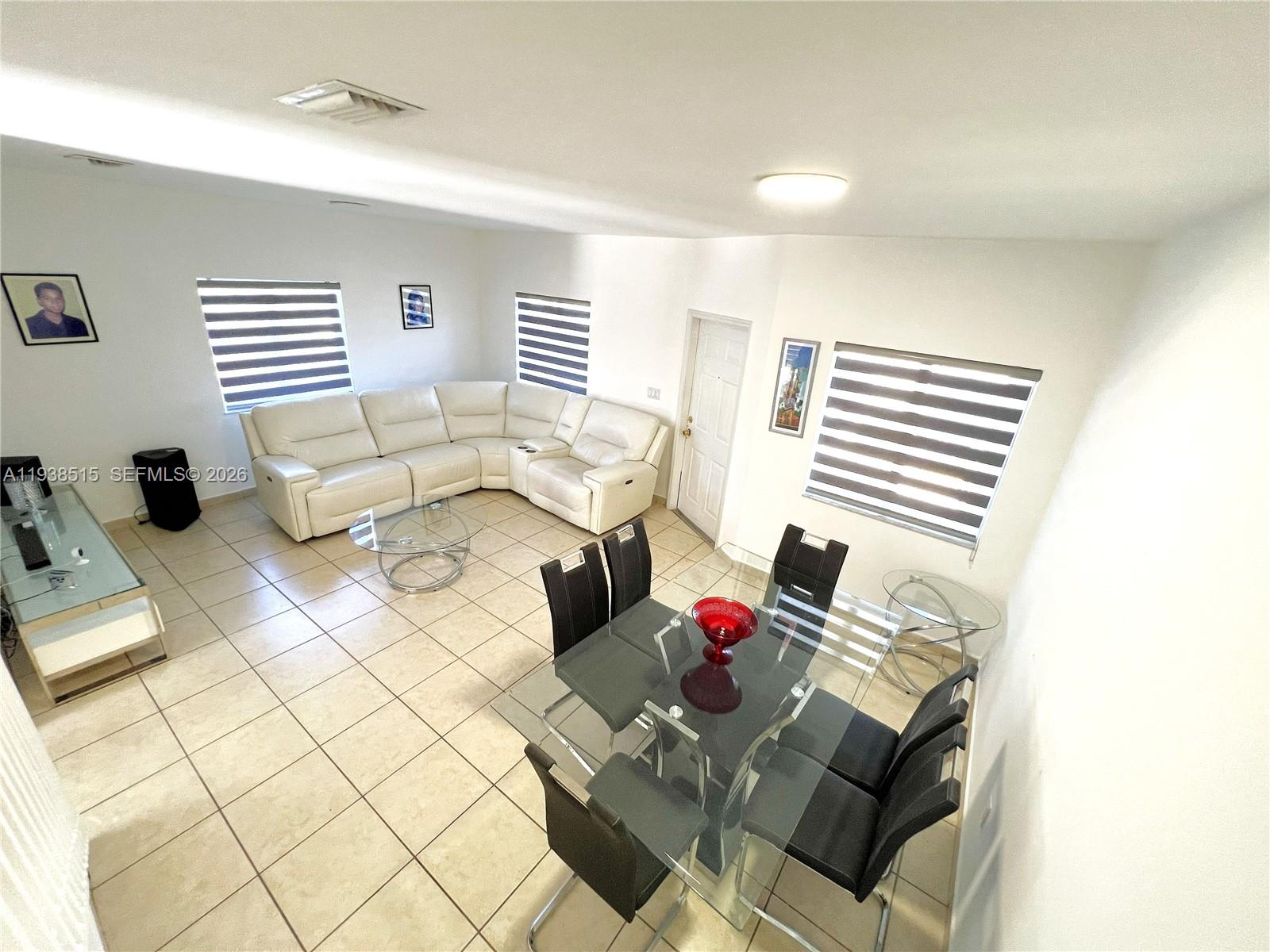 VENETIA GROVE - Residential