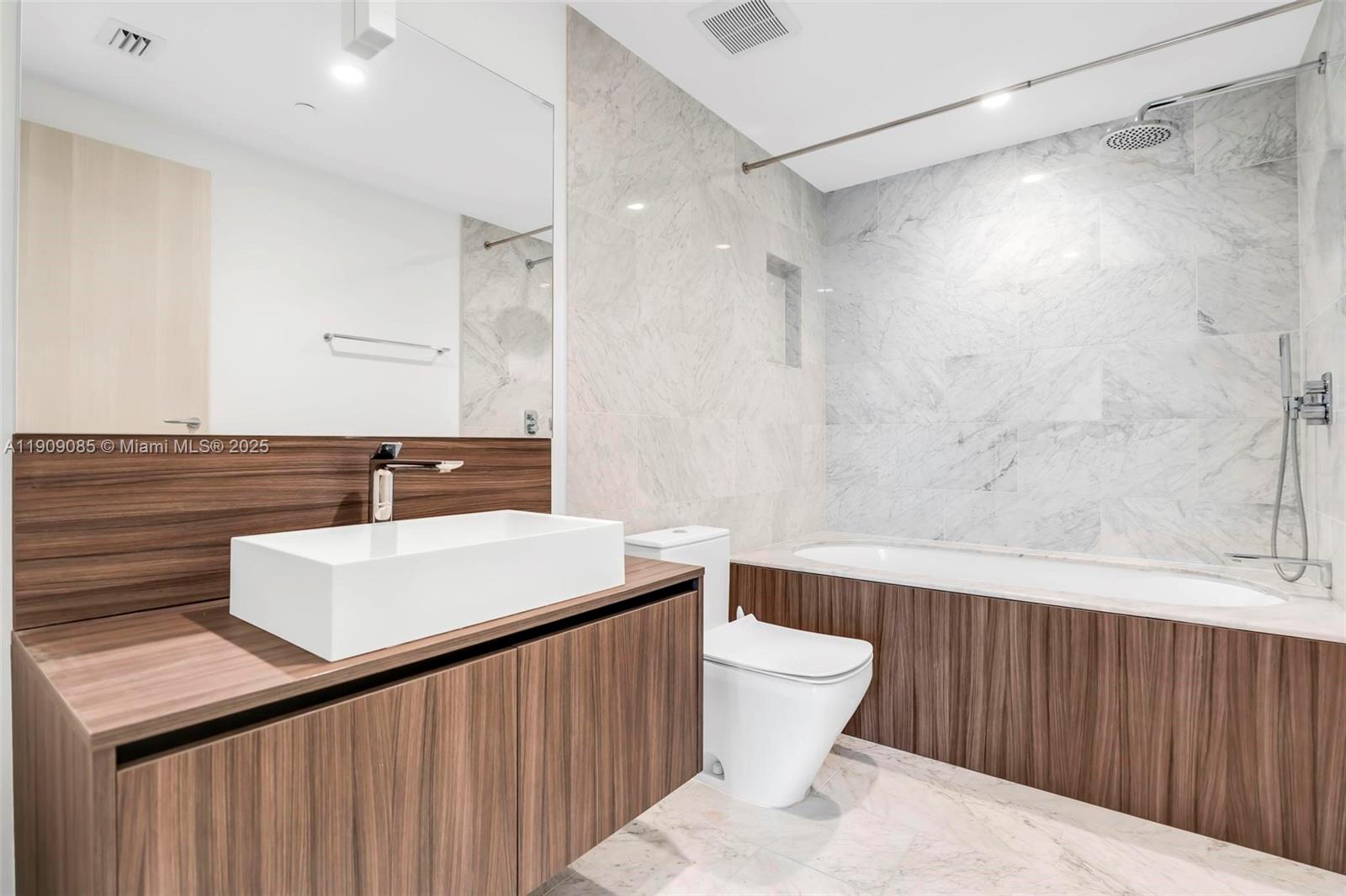 BRICKELL FLATIRON CONDO - Residential Lease