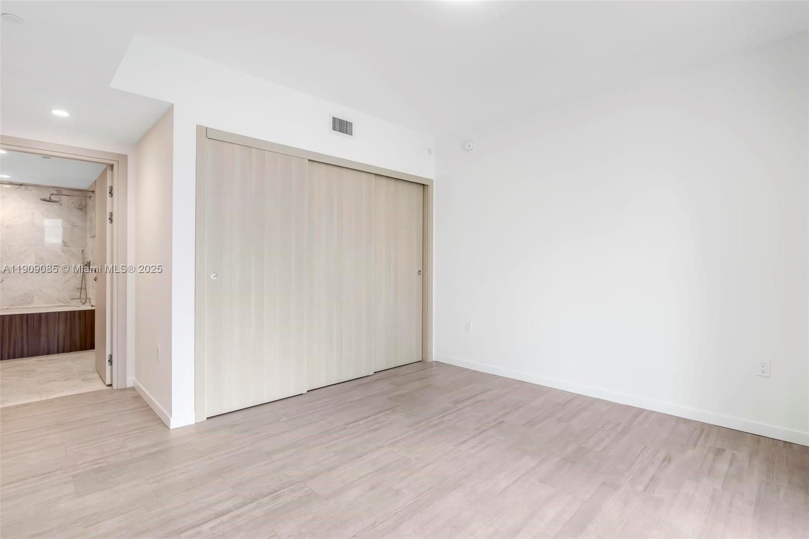 BRICKELL FLATIRON CONDO - Residential Lease