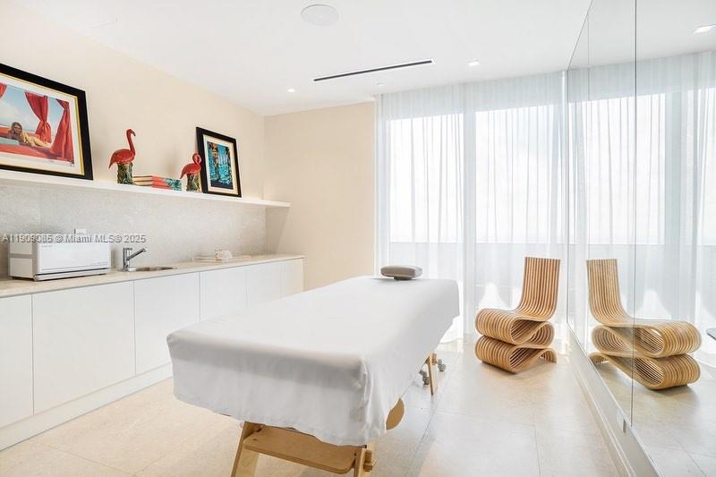 BRICKELL FLATIRON CONDO - Residential Lease