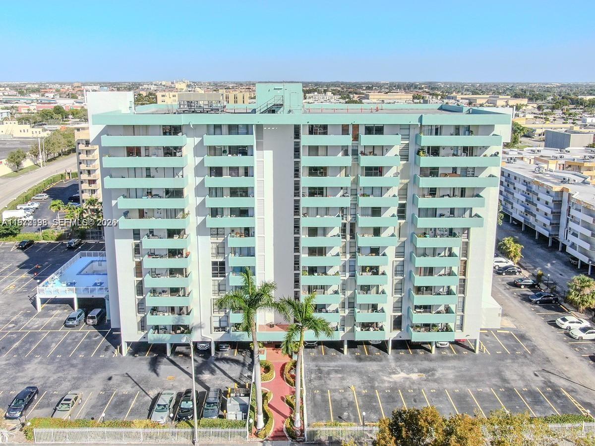 IMPERIAL TERRACES CONDO - Residential