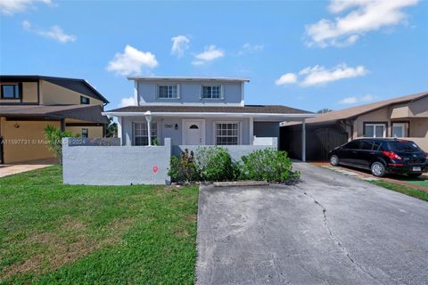 Single Family Residence in Miami Gardens FL 5548 193rd Ln Ln.jpg