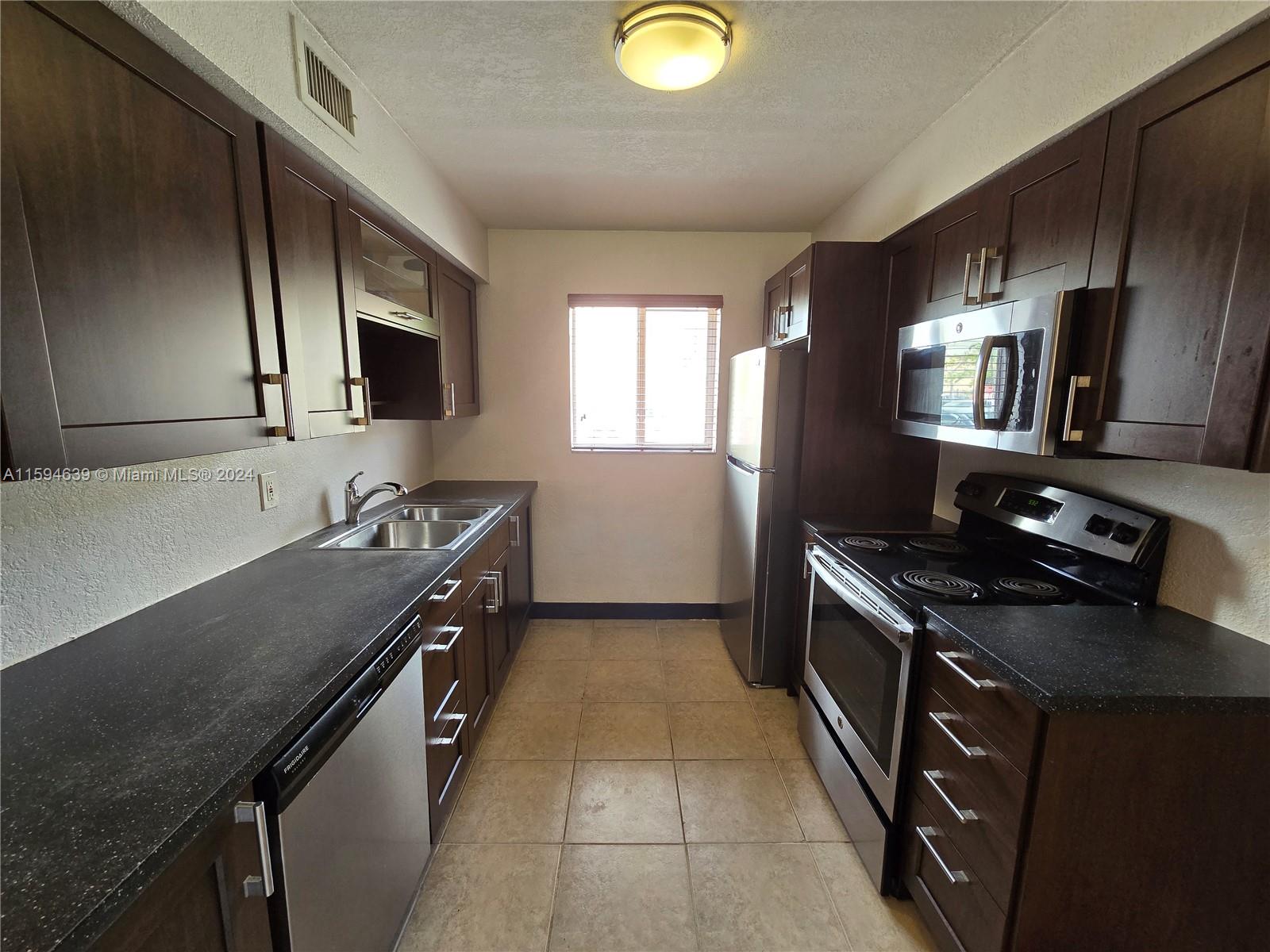 RIVER GRAND II CONDO - Residential Lease