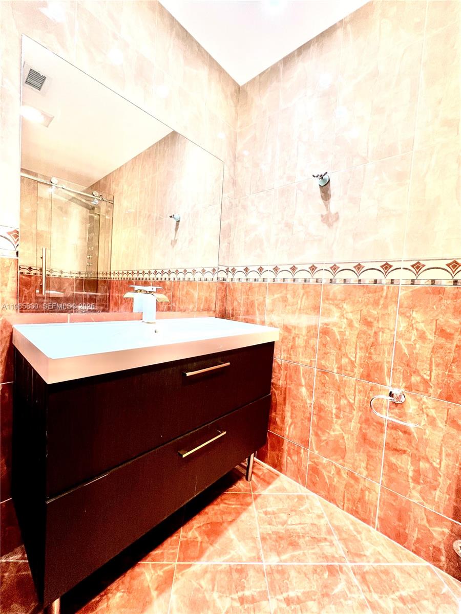 POINCIANA IS YT & RCQ CLU - Residential