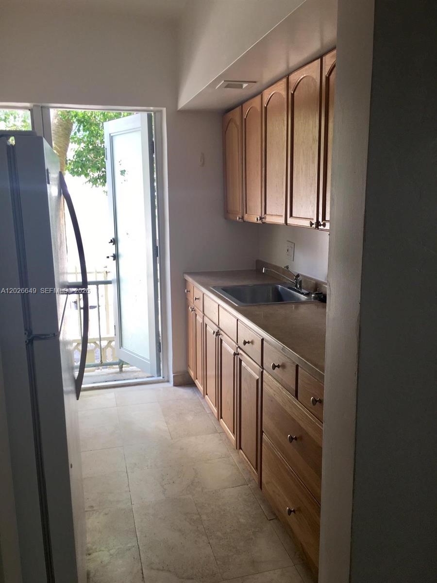 1840 James Ave 7