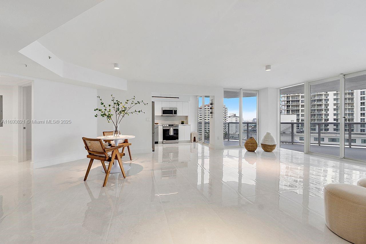 6301 Collins Ave 1508