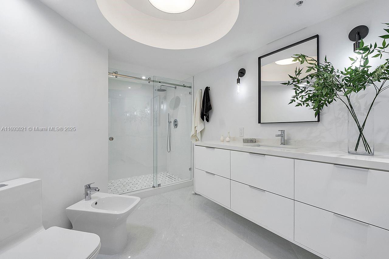 LA GORCE PALACE CONDO - Residential