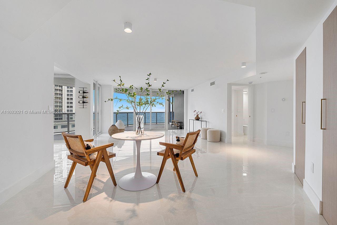 6301 Collins Ave 1508