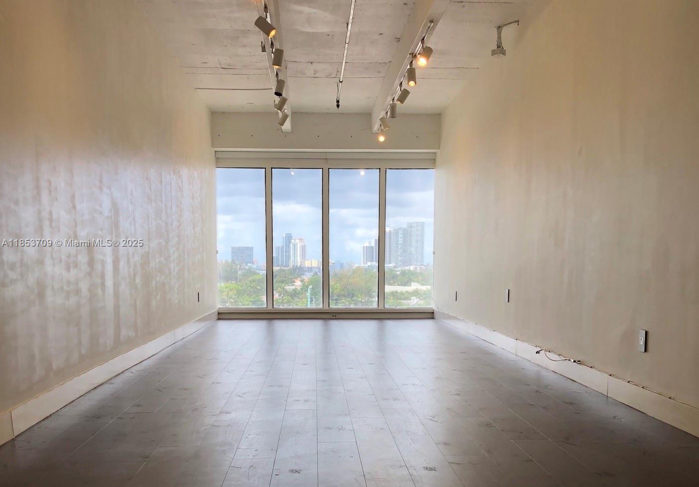 1680 Michigan Ave 1022A