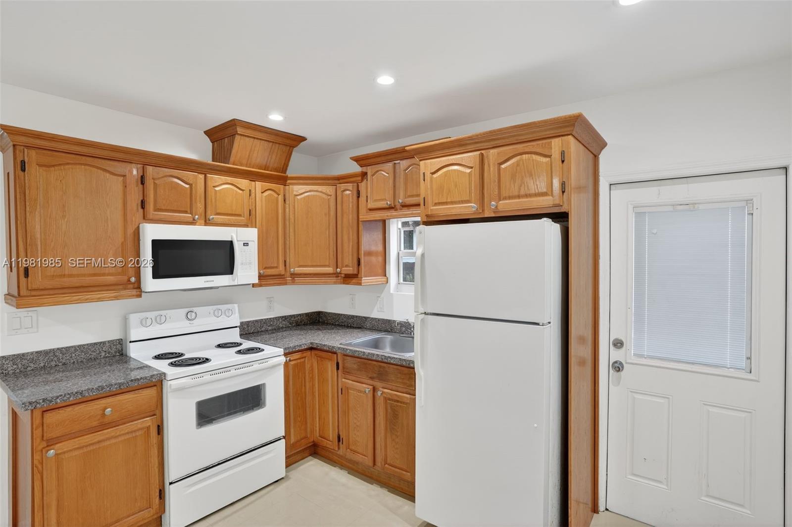 TAMIAMI CITY REVISED - Residential Lease