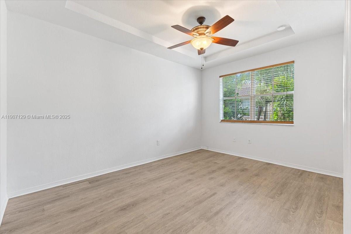 KENDALL BREEZE - Residential Lease