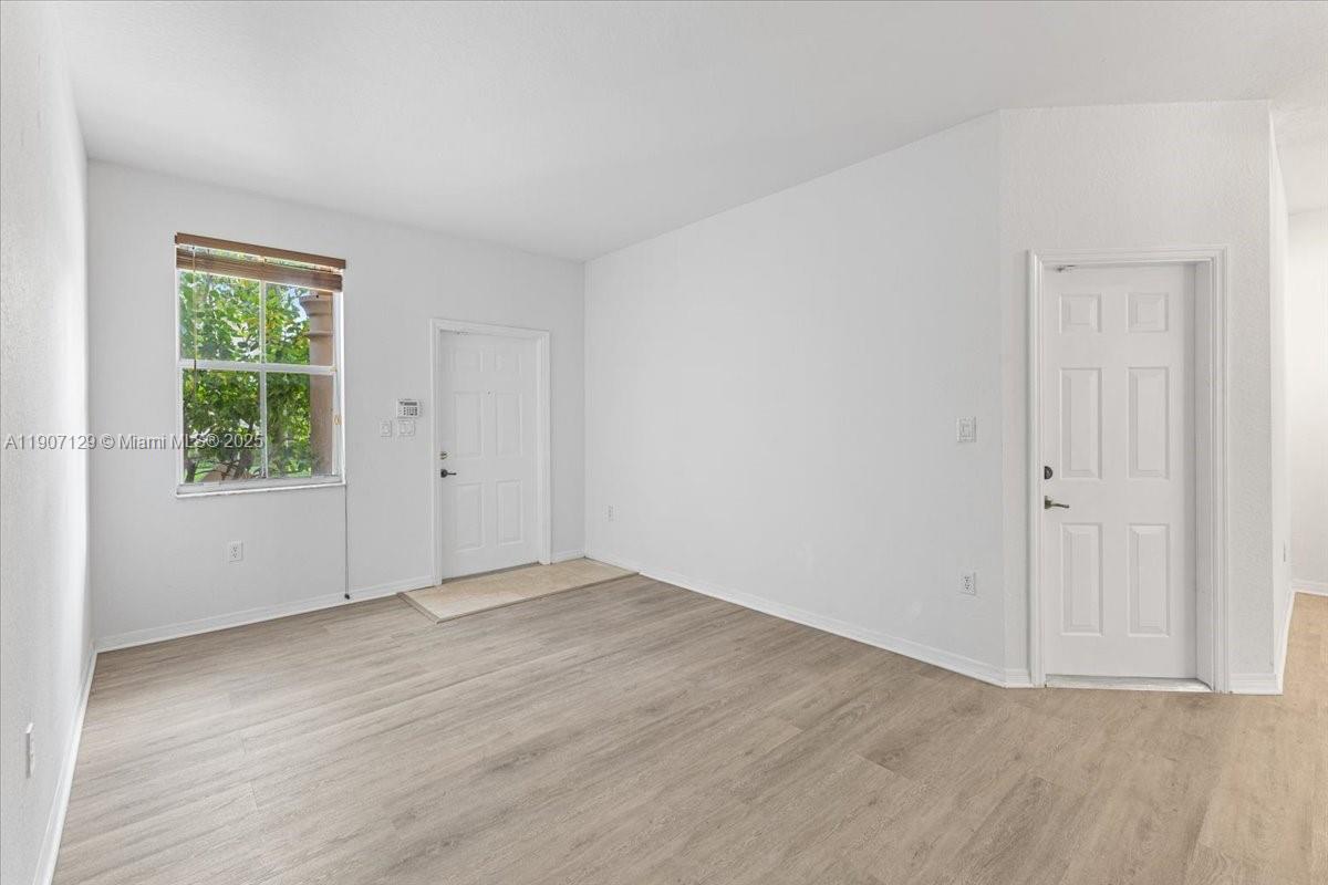 KENDALL BREEZE - Residential Lease