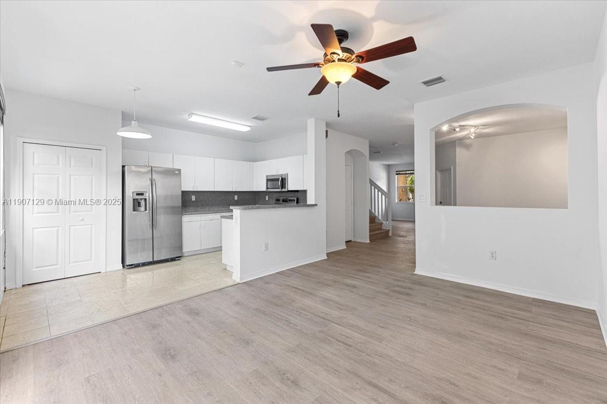 KENDALL BREEZE - Residential Lease