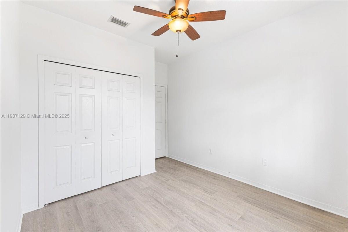 KENDALL BREEZE - Residential Lease