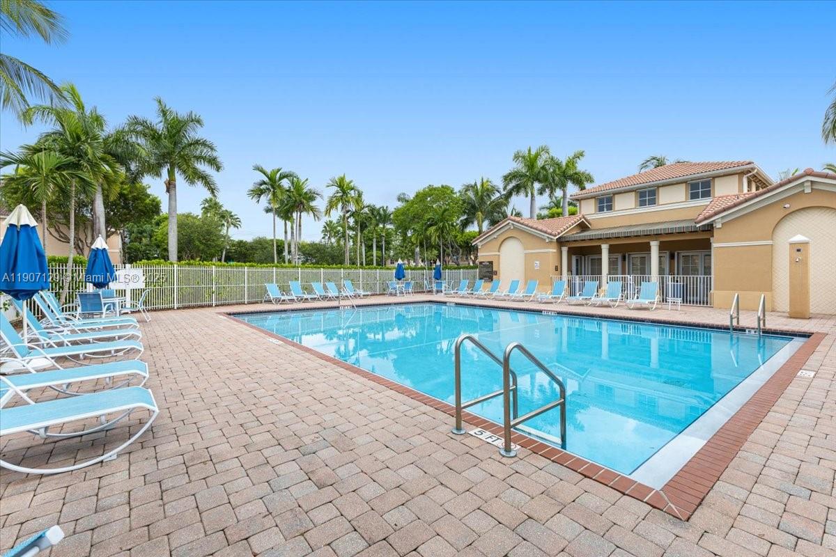 KENDALL BREEZE - Residential Lease