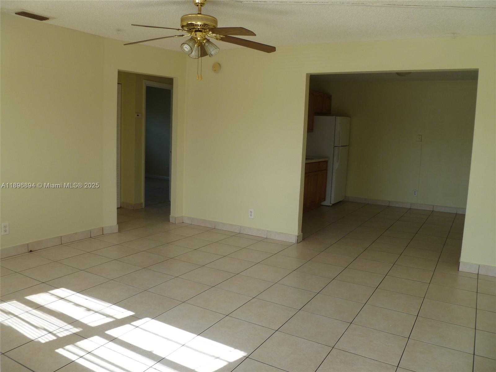 HOLLYWOOD PARK - Residential Lease